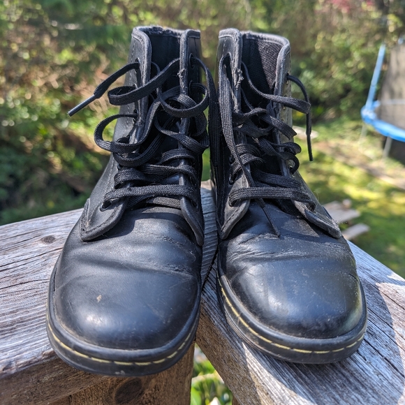 Dr. Martens Shoreditch Black Leather Lace Up Boots sz 7 - Picture 5 of 5